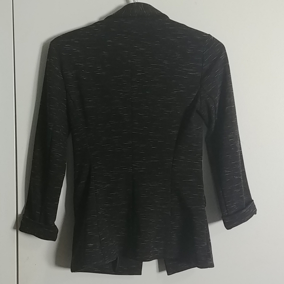 Dynamite Fitted Blazer - Picture 2 of 5